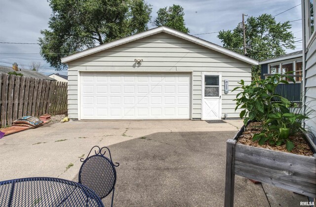 512 7th St, Camanche, IA 52730 - photo 30