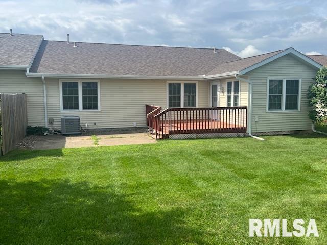 2710 W 63rd St, Davenport, IA 52806 - photo 2