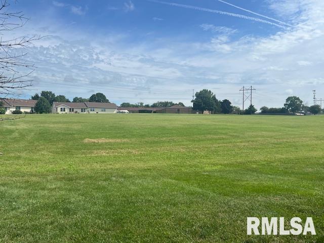 2710 W 63rd St, Davenport, IA 52806 - photo 4