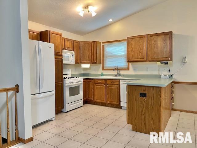 2710 W 63rd St, Davenport, IA 52806 - photo 9