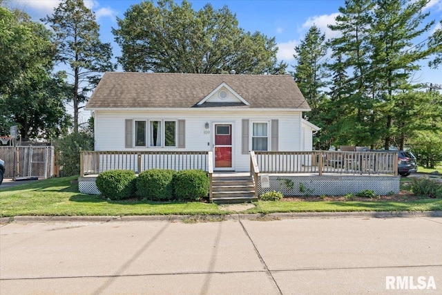 109 W Davies St, Eldridge, IA 52748 - photo 1