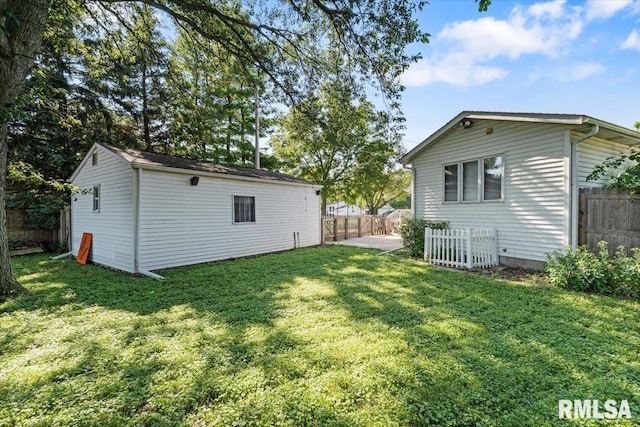 109 W Davies St, Eldridge, IA 52748 - photo 6
