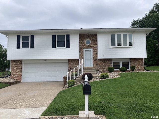 2511 Emerald Dr, Davenport, IA 52806 - photo 1