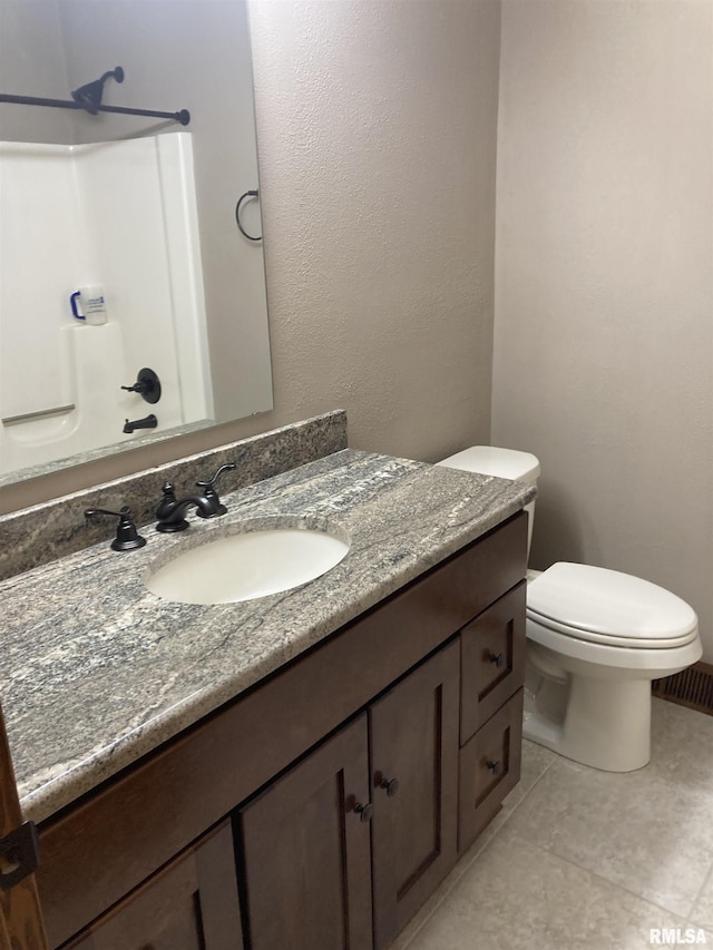 2511 Emerald Dr, Davenport, IA 52806 - photo 10