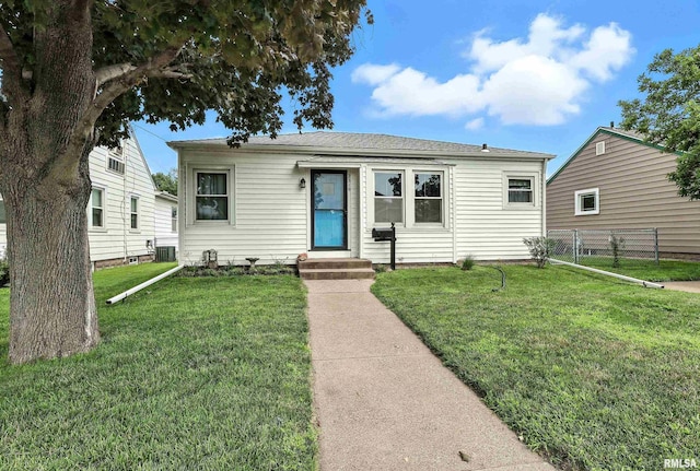 2319 N Division St, Davenport, IA 52804 - photo 2