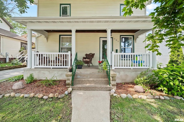 105 E 10th St, Muscatine, IA 52761 - photo 1