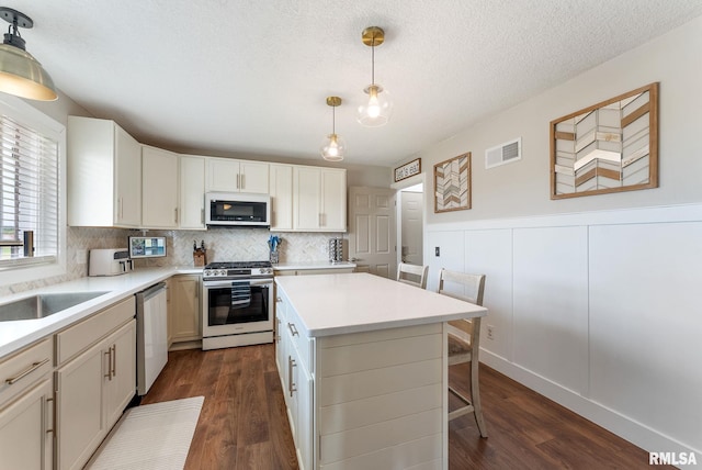 217 W Parkview Dr, Walcott, IA 52773 - photo 8