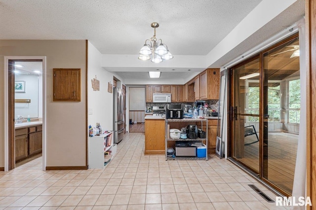 3615 N Elmwood Ave, Davenport, IA 52806 - photo 12