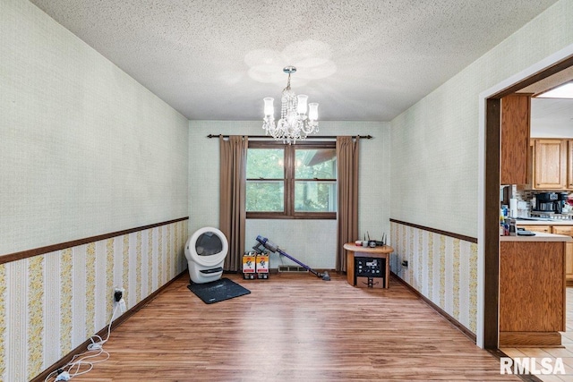 3615 N Elmwood Ave, Davenport, IA 52806 - photo 17