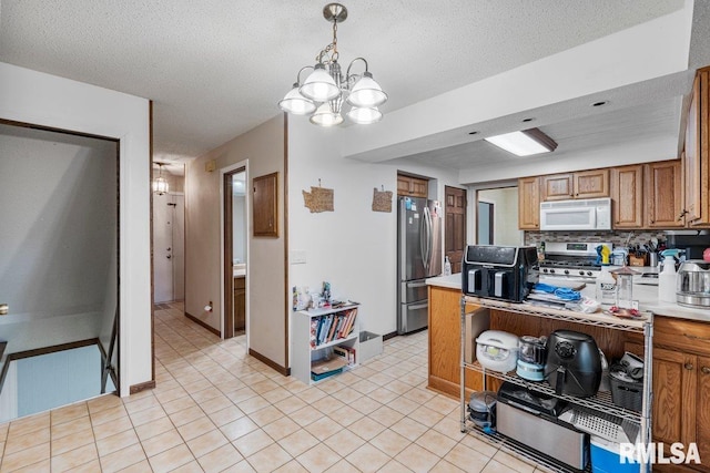 3615 N Elmwood Ave, Davenport, IA 52806 - photo 10