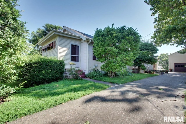 3322 N 12th St, Quincy, IL 62305 - photo 1