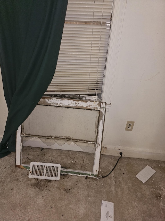1920 Rozella Rd, Augusta, GA 30904 - detailed view of baseboards