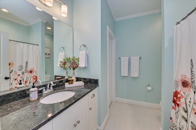 2084 Egret Cir, Evans, GA 30809 - full bath featuring toilet, ornamental molding, vanity, baseboards, and curtained shower