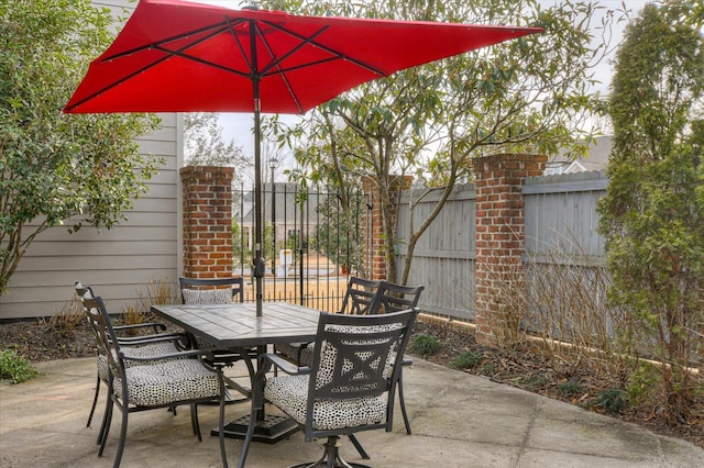 721 Bishops Cir, Evans, GA 30809 - view of patio / terrace