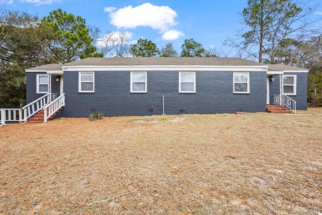 view of front of house with a front yard