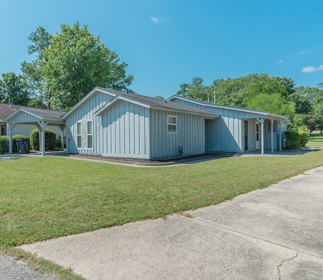 exterior space with a yard