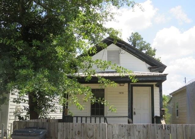 1916 Walker St, Augusta, GA 30904 - view of front of property featuring a fenced front yard and a porch