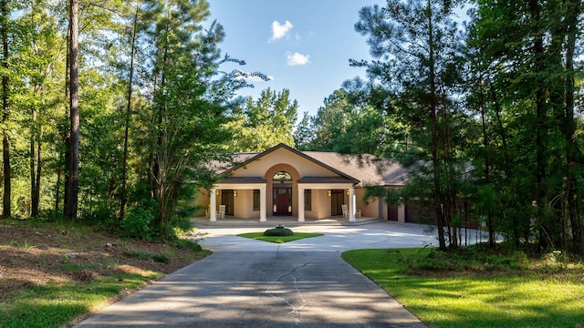 view of front of property