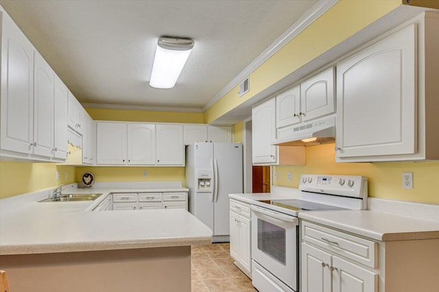 kitchen featuring under cabinet range hood, ornamental molding, a peninsula, white appliances, and a sink