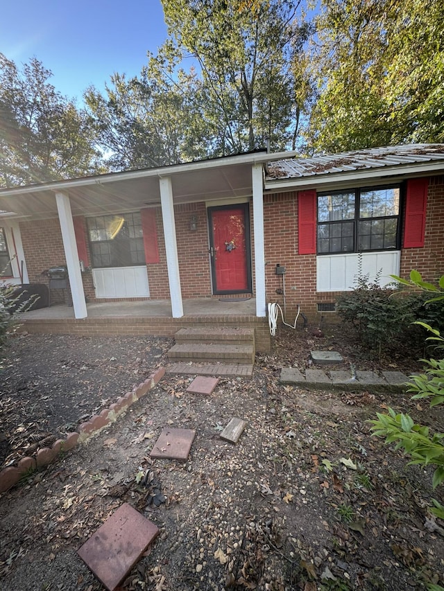 view of front facade featuring a porch