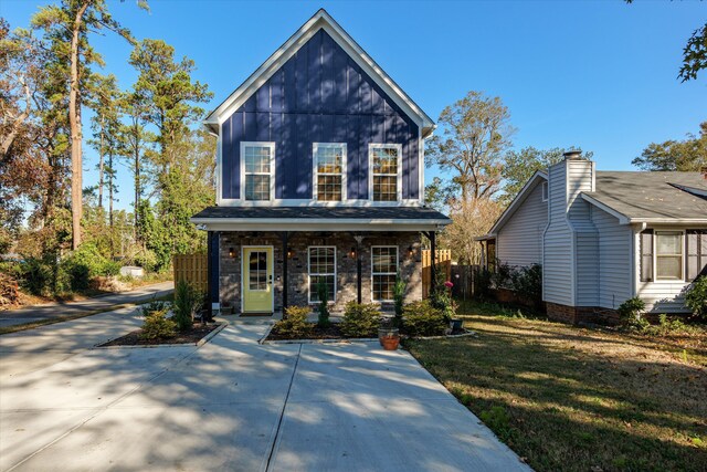 view of front of house with a front yard