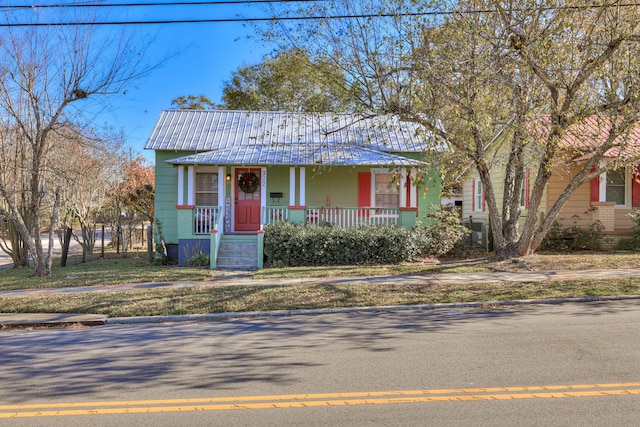 view of front facade with a porch