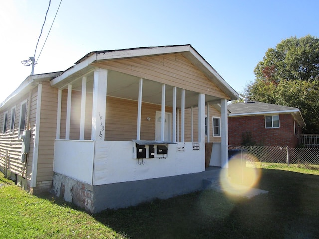 view of front of house with covered porch