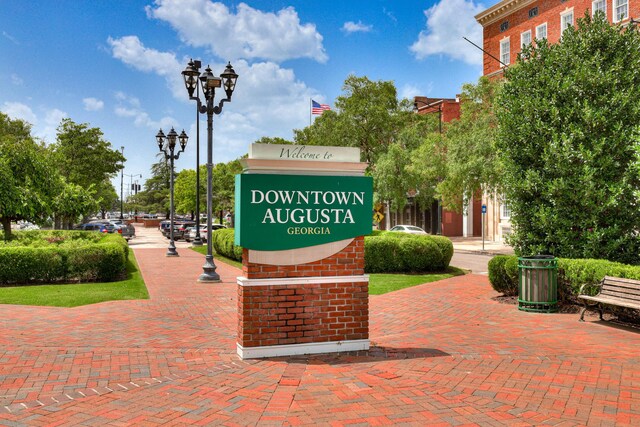 936 Broad St, Augusta, GA 30901 - view of home's community