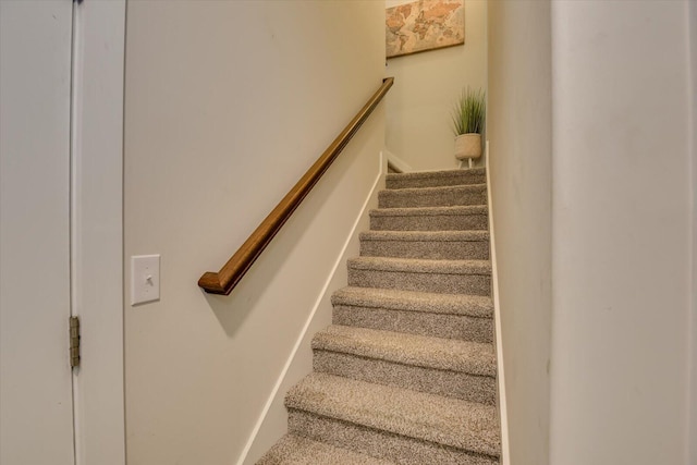 118 Bereau Dr, Mccormick, SC 29835 - view of staircase
