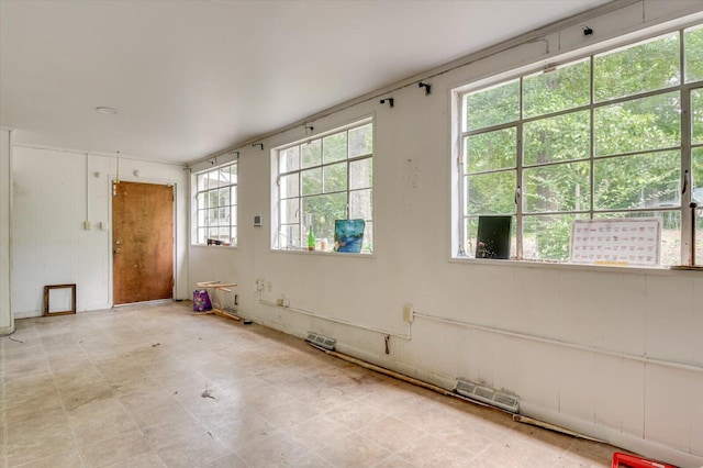 2514 Lumpkin Rd, Augusta, GA 30906 - empty room featuring visible vents