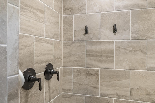 4136 Buffalo Trl, Evans, GA 30809 - detailed view of tiled shower