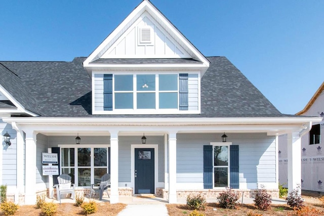 view of front of home featuring a porch