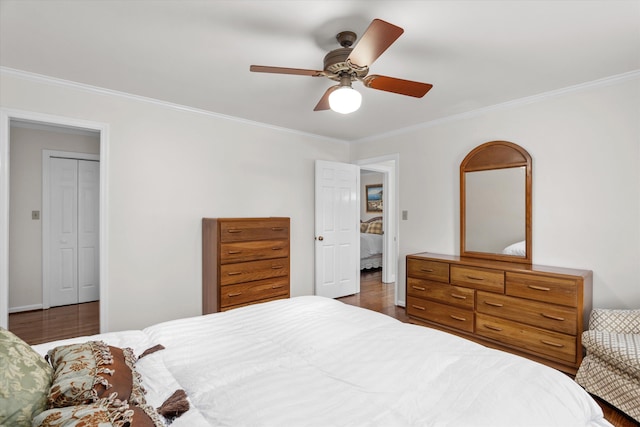 bedroom featuring crown molding, dark hardwood / wood-style floors, and ceiling fan