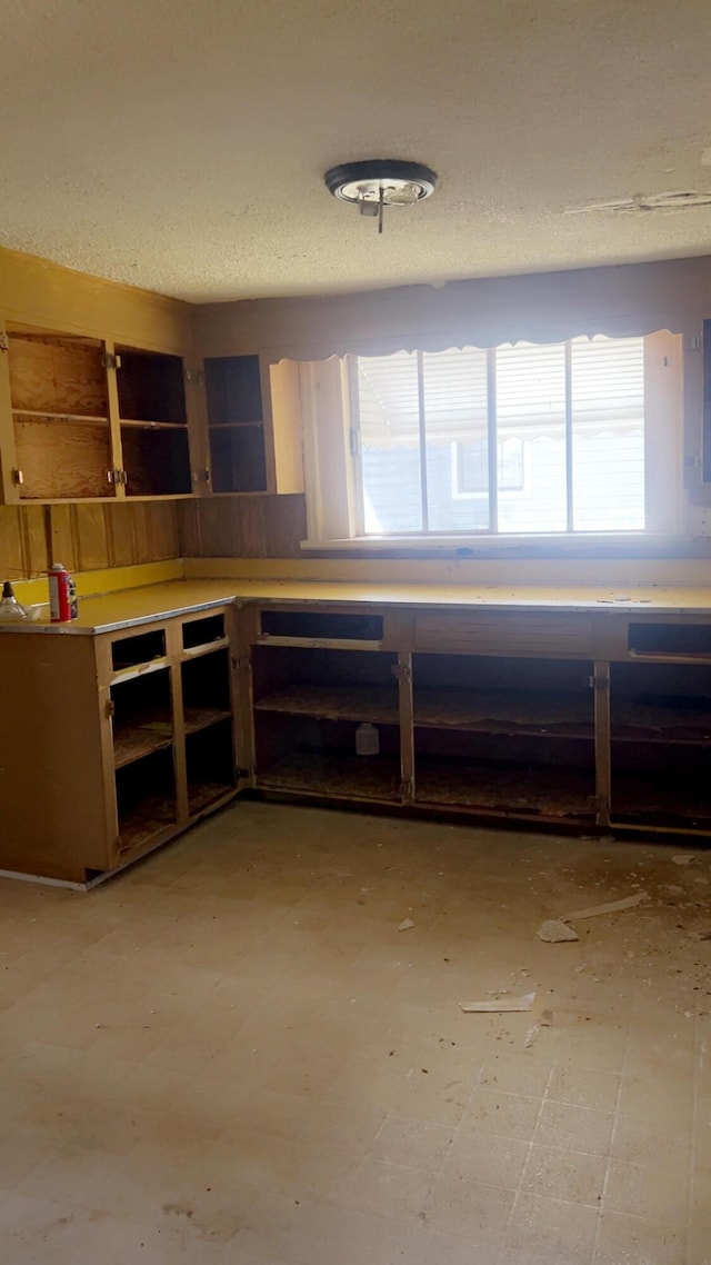 627 Montgomery St, Augusta, GA 30904 - interior space with a workshop area