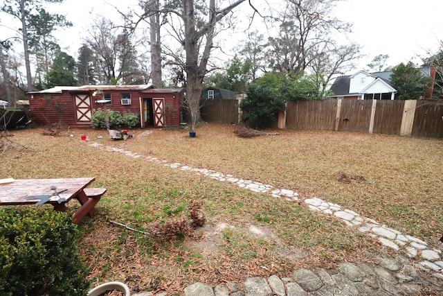 view of yard with an outdoor structure