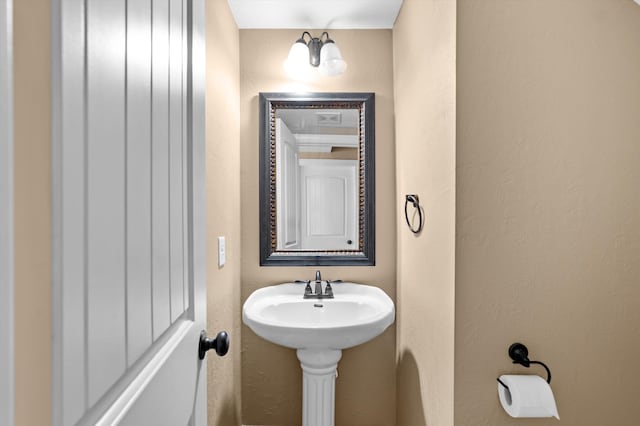 436 Sebastian Dr, Grovetown, GA 30813 - half bath with a textured wall