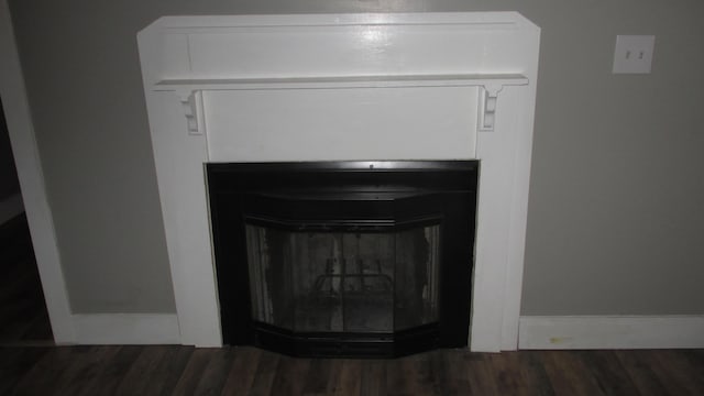 interior details with hardwood / wood-style flooring