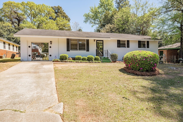 view of front of house with a front lawn