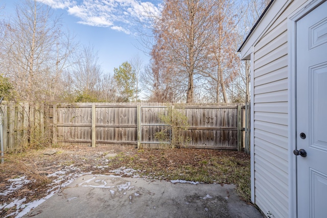 view of yard with a patio