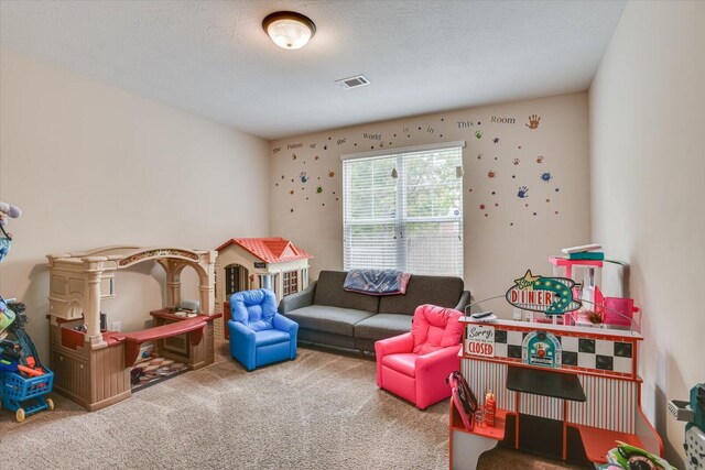 recreation room with carpet