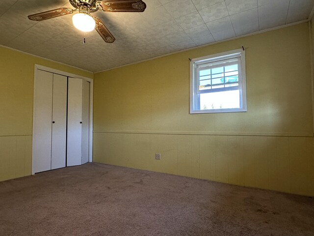 bathroom with crown molding, vanity, and a textured ceiling