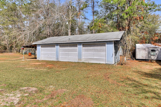 view of detached garage