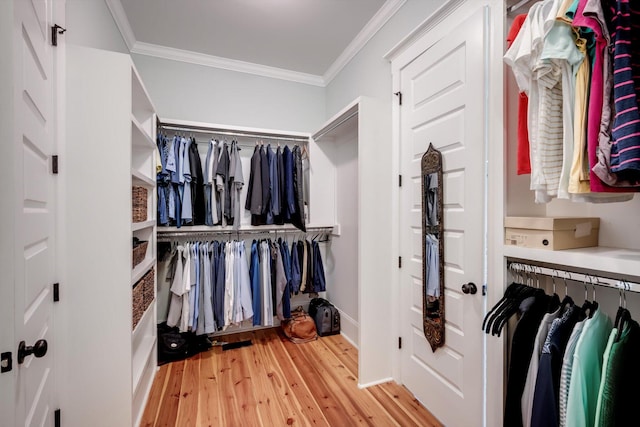 spacious closet with light wood-style flooring
