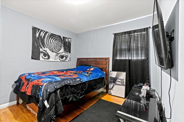 3318 Forest Estates Dr, Augusta, GA 30909 - bedroom featuring wood finished floors and baseboards