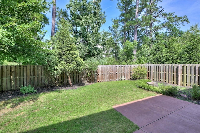 997 Glenhaven Dr, Evans, GA 30809 - fenced backyard featuring a patio