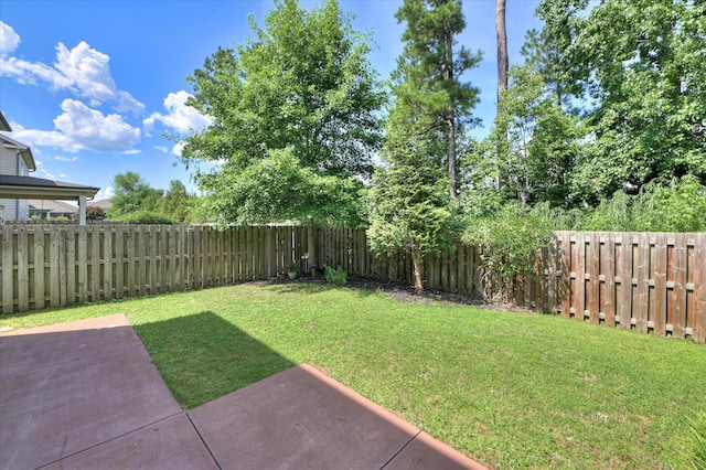 997 Glenhaven Dr, Evans, GA 30809 - fenced backyard featuring a patio