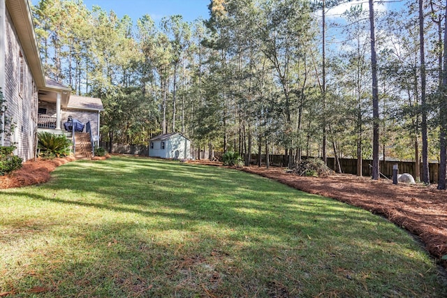 view of yard with a shed