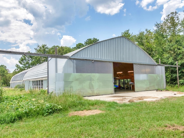 exterior space featuring a yard