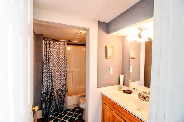 209 Ellis St, Augusta, GA 30901 - bathroom with vanity and shower / bath combo