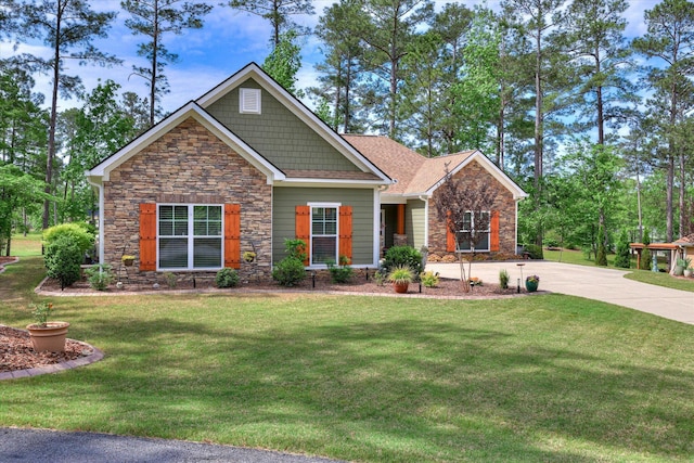 137 Elgin Ln, Mccormick, SC 29835 - craftsman-style house featuring concrete driveway, stone siding, and a front yard